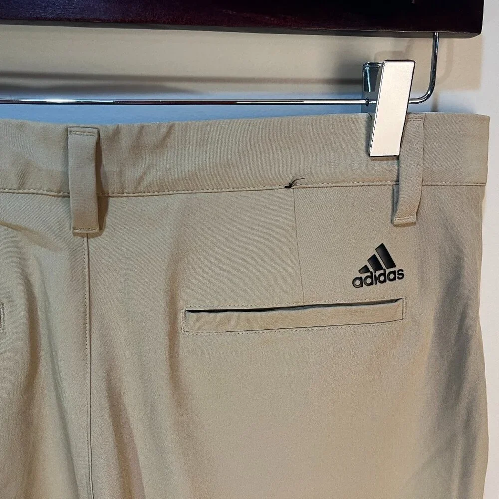 Adidas Golf Men’s 32 Khaki Tan Flat Front Shorts 10” Inseam ⛳️🔥